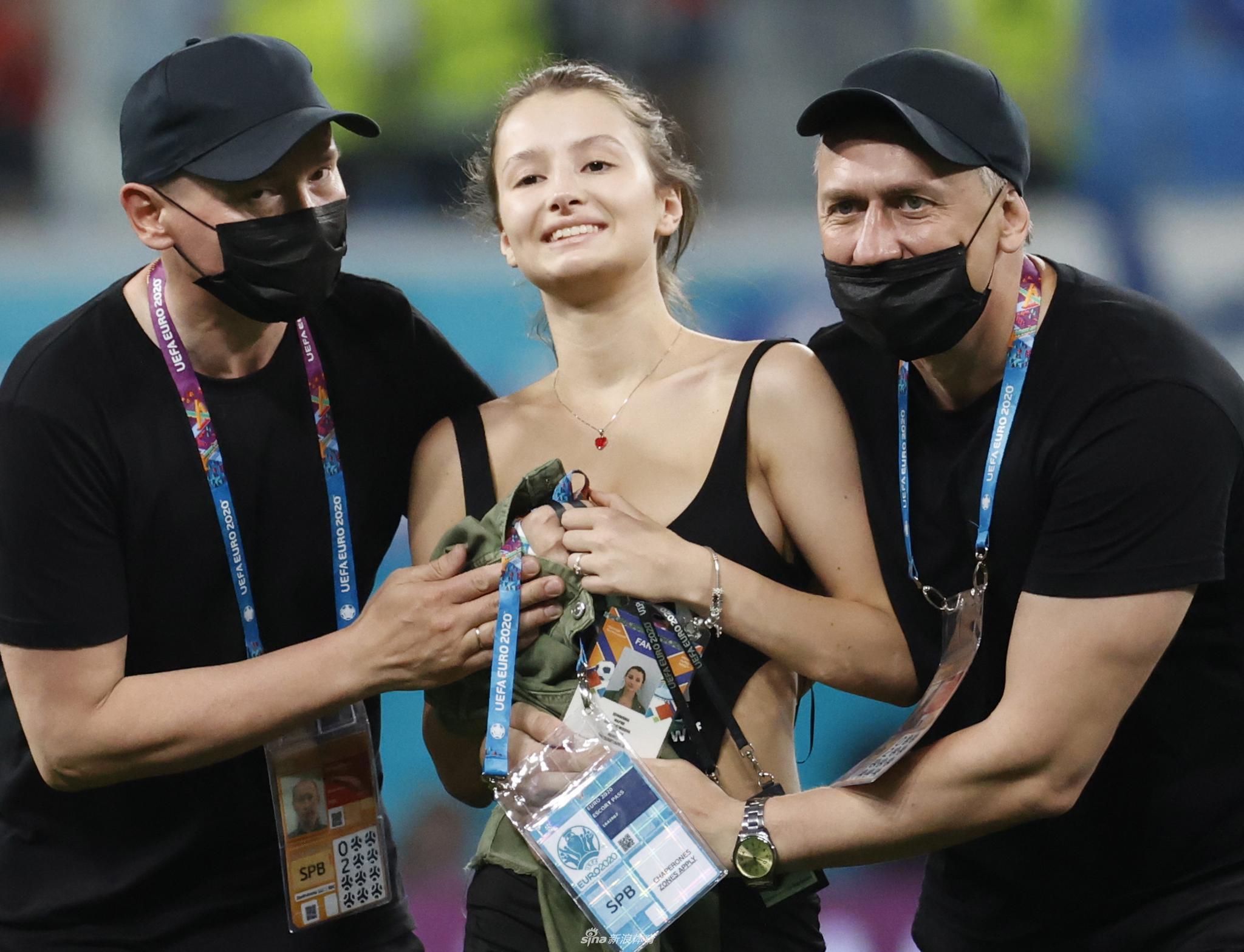 亚博网页版 -包含尼斯训练开放日，关键时刻更衣室发声引欢呼，葡超在即，赛季目标并未改变的词条